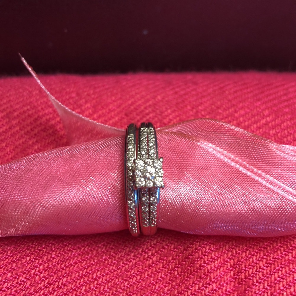 Flash sale💥10k Diamond ring set💥price firm